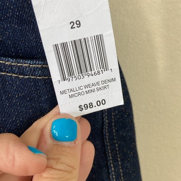 New BlankNYC Metallic Weave Denim Micro Miniskirt Dark Wash Gold Glitter Sz 29 - Picture 4 of 8